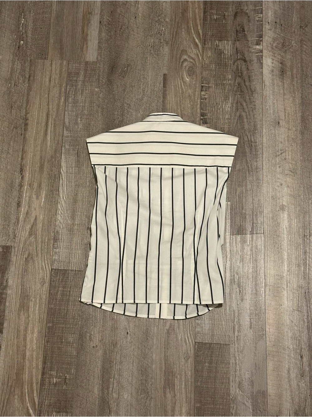 RW&CO Button-Down Tank - Picture 2 of 4